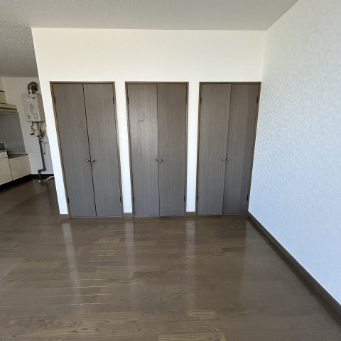 アリエスの内装|内装は落ち着いています