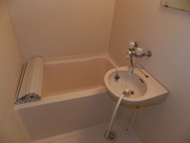 アリエスの浴室|コンパクトで使いやすいお風呂です