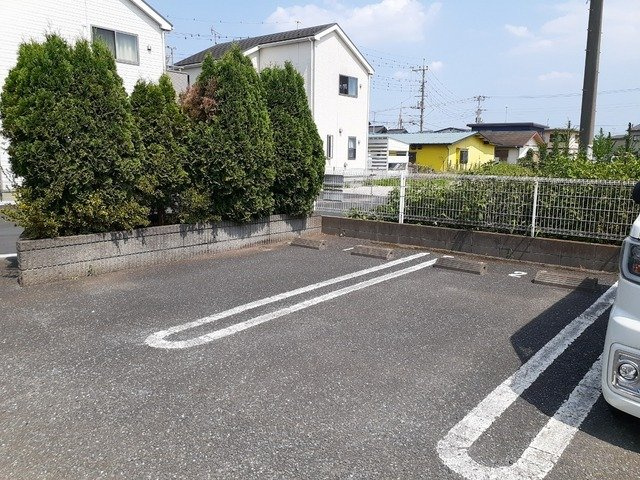 サンハイムＢの駐車場