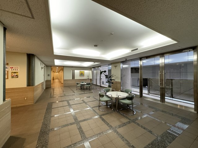 アルカハビタのエントランス|エレガンスなエントランスホール