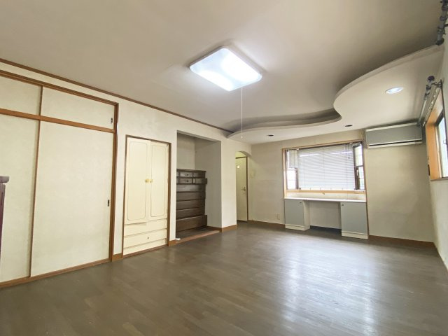 【洋室】 | 鈴鹿市神戸８丁目　店舗付住宅