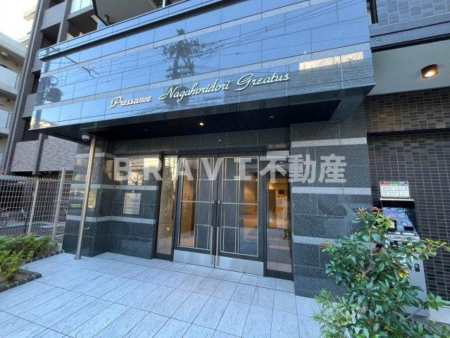 プレサンス長堀通グレイタス　BRAVI不動産のエントランス|【プレサンス長堀通グレイタス】ゆとりのあるエントランスです