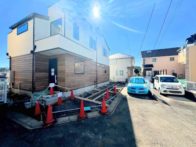 【外観】 | ◇◆横浜市緑区新治町　新築一戸建て◆◇ | ◆一戸建てを中心とした街並みが整然と続き、周辺は高い建物が建っていないので、緑の多い閑静な趣を感じる環境です。街並みや周辺環境も重要なポイントです！！