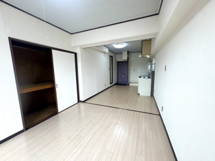 ドミトリー甲子園の居間