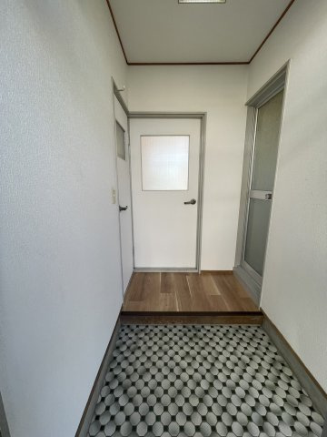 あきさとマンションBの玄関