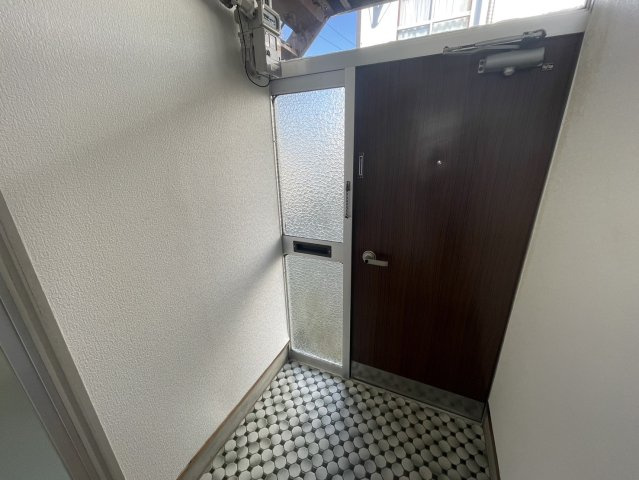 あきさとマンションBの玄関