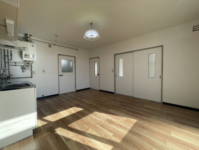 あきさとマンションBの居間・リビング