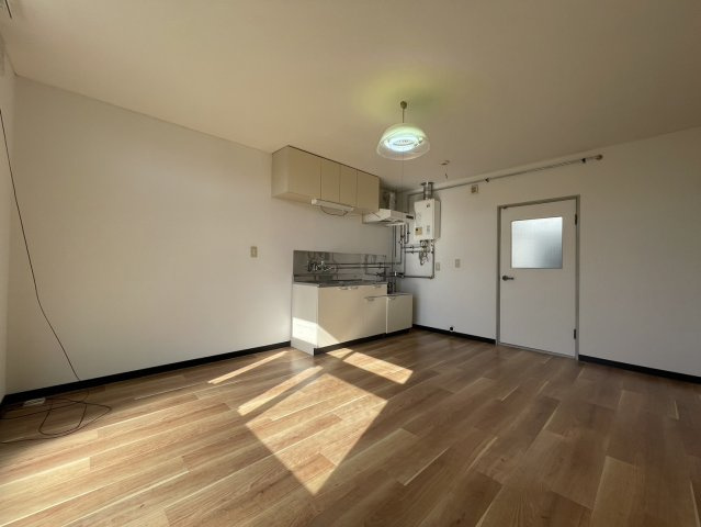 あきさとマンションBの居間・リビング