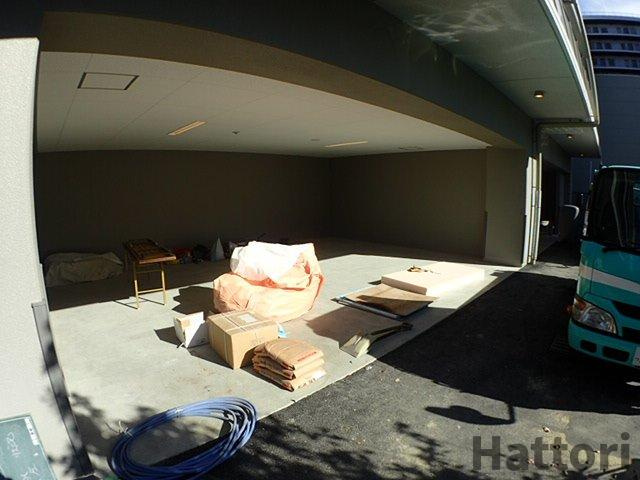 エスプレイス江坂レジデンスの駐車場