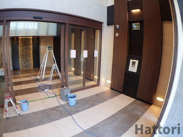 エスプレイス江坂レジデンスのエントランス