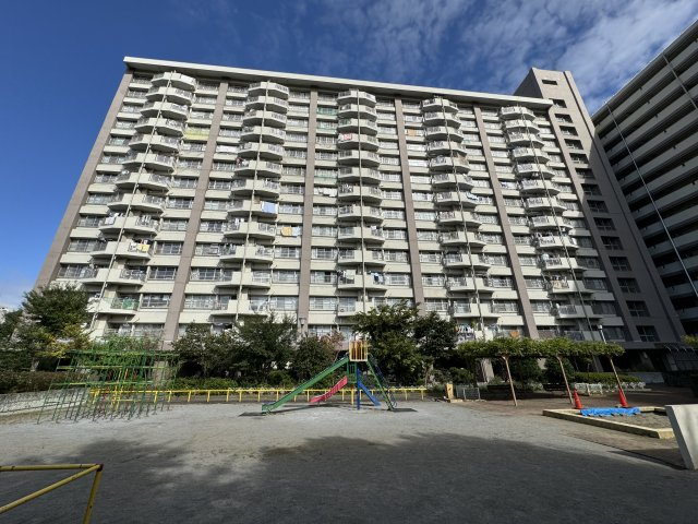 東陽町住宅マンション 南の外観