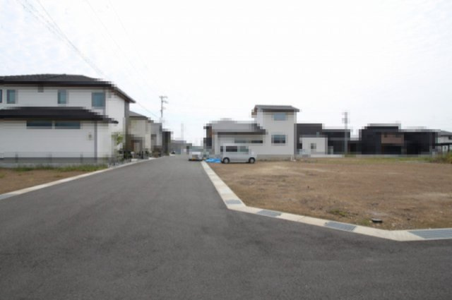 香南市野市町西野　建築条件付き　売土地　Ａ-5区画（全37区画）の前面道路含む現地写真|前面道路　東側　幅　7.0ｍ　北側　