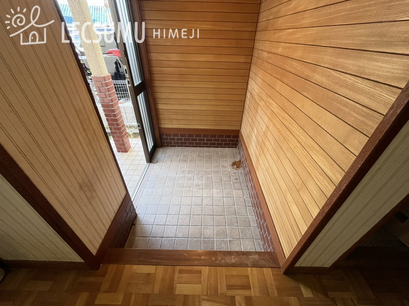 加古川市平岡町土山/中古戸建の玄関