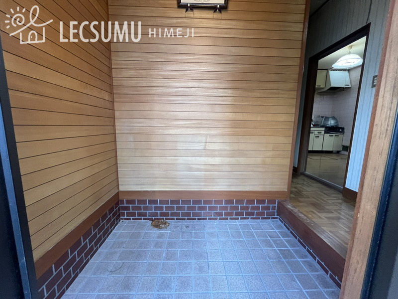 加古川市平岡町土山/中古戸建の玄関