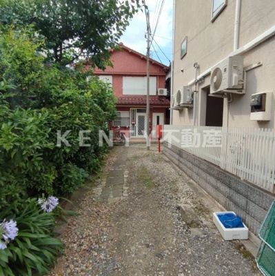 【外観】 | レッドハウス | 外はこのようになっています