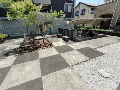 【その他共用部分】 | PENNY LANE | エントランス前の広場です