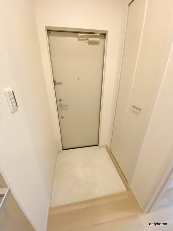 パーチェ エテルノⅡ　仲介手数料無料の玄関