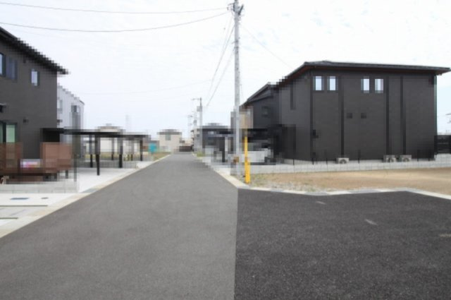 香南市野市町西野　建築条件付き　売土地　Ｄ-7区画（全37区画）の前面道路含む現地写真|前面道路　北側　幅6.0ｍ