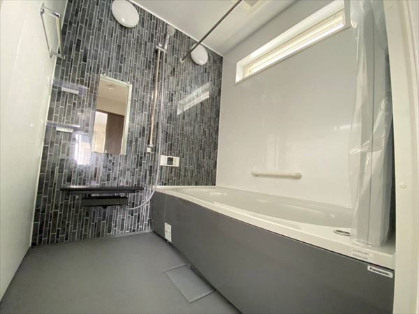 湊　築浅住宅　フジ住宅の家の浴室