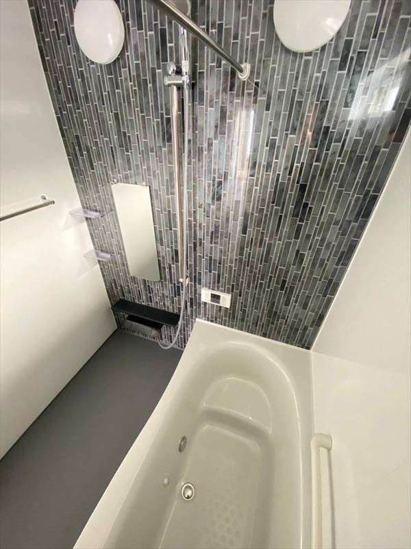 湊　築浅住宅　フジ住宅の家の浴室