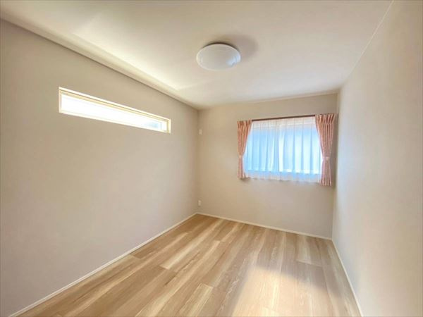 湊　築浅住宅　フジ住宅の家の洋室