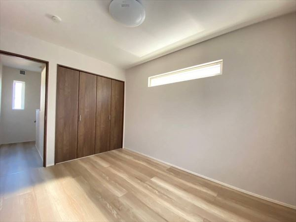 湊　築浅住宅　フジ住宅の家の洋室