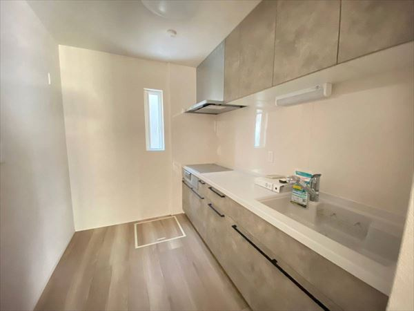 湊　築浅住宅　フジ住宅の家のキッチン