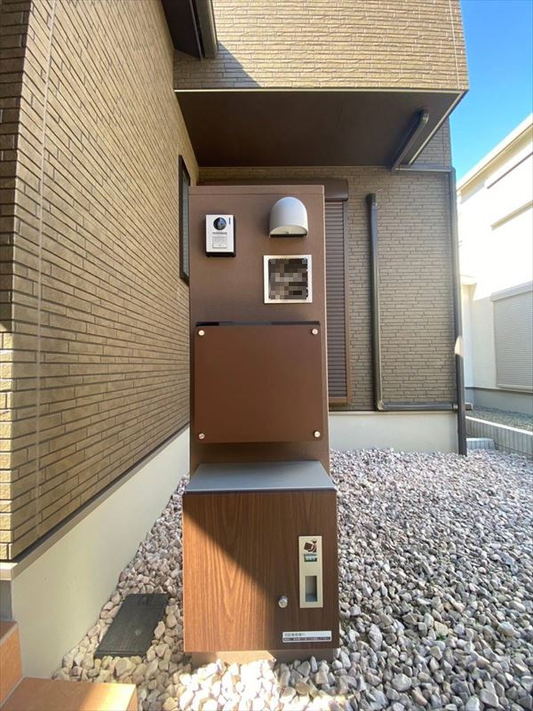 湊　築浅住宅　フジ住宅の家の玄関