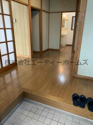 【玄関】 | 梶山天神5丁目貸家 | 落ち着いた玄関です