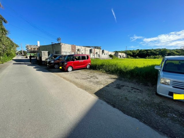 平良字西里1034-15の前面道路含む現地写真