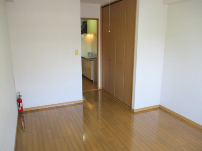 【洋室】 | コンフォート天久Ⅱ | 写真とは違うお部屋になります。