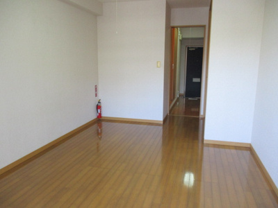 【洋室】 | コンフォート天久Ⅱ | 写真とは違うお部屋になります。