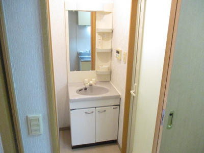 【洗面所】 | コンフォート天久Ⅱ | 写真とは違うお部屋になります。