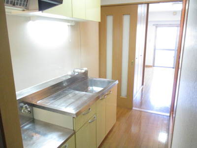 【キッチン】 | コンフォート天久Ⅱ | 写真とは違うお部屋になります。
