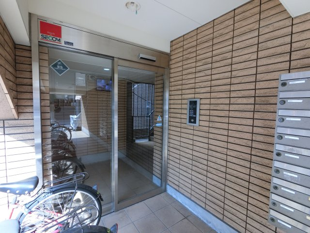 イーストベイ・船橋本町のエントランス