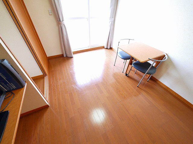 レオパレスＫ＆Ｍの内装|落ち着いた色調の洋室です