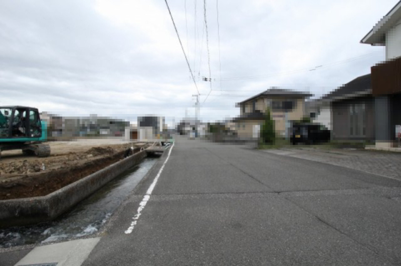 野市町西野　建築条件付き　売土地　Ｅ-4区画（全37区画）の前面道路含む現地写真