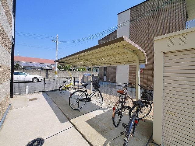 レオパレス城ノ内のその他共用部分|自転車置き場