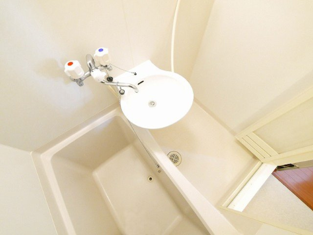 レオパレスＬａ　Ｖｉｓｔａの洗面所|コンパクトで使いやすい洗面所です