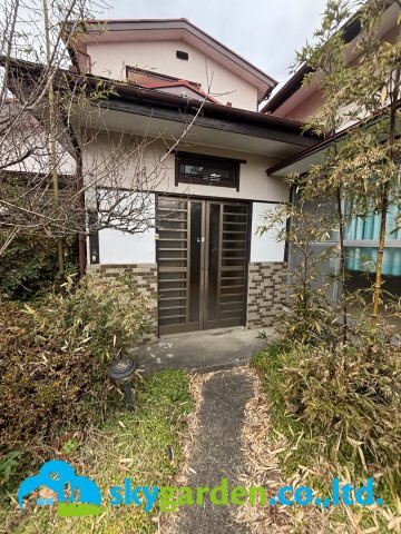 秦野市名古木　中古戸建の玄関