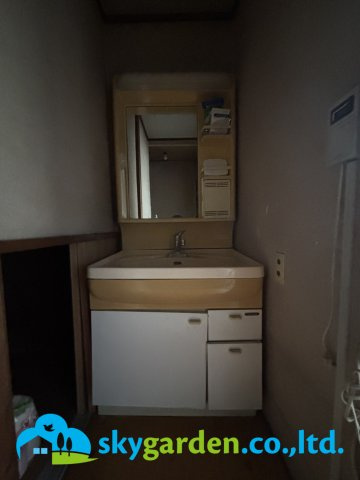 秦野市名古木　中古戸建の独立洗面台