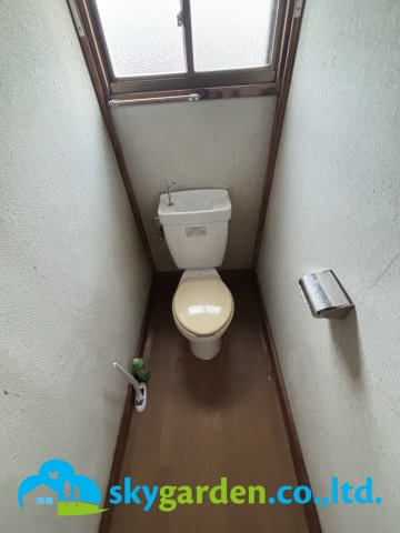秦野市名古木　中古戸建のトイレ