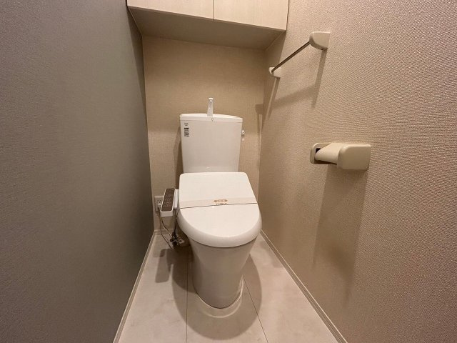グランテージ海神Hのトイレ|落ち着いた色調のトイレです