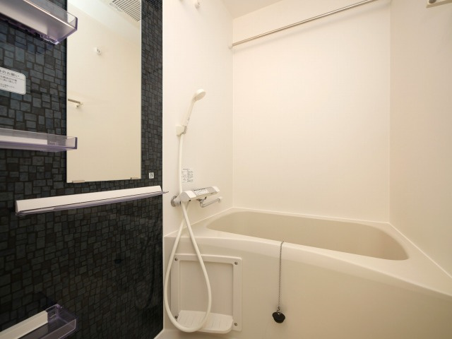 セレニテ新大阪プリエの浴室