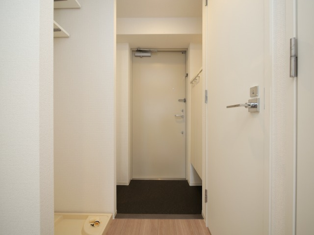 セレニテ新大阪プリエの玄関