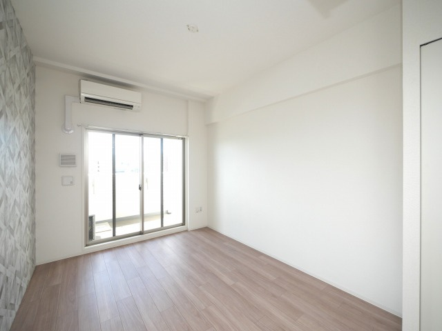 セレニテ新大阪プリエの居間・リビング