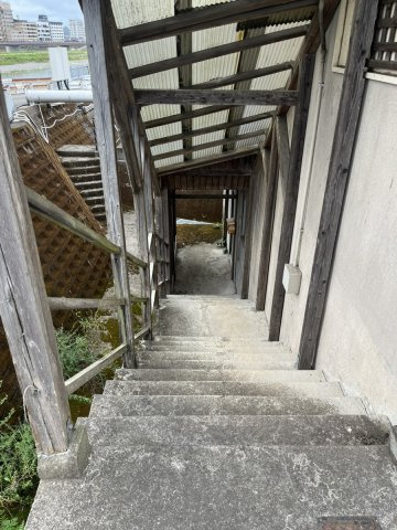 人吉市西間下町土地のその他|道路との高低差があります。