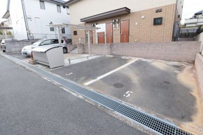 【駐車場】 | ラ・ペルーズ緑が丘