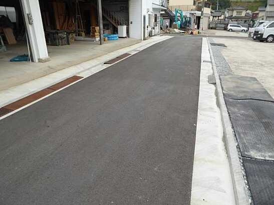 【前面道路含む現地写真】