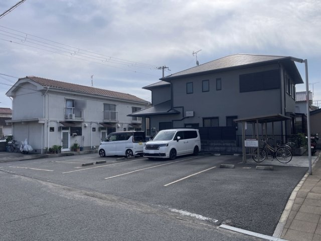 シンフォニーⅤ B棟の駐車場